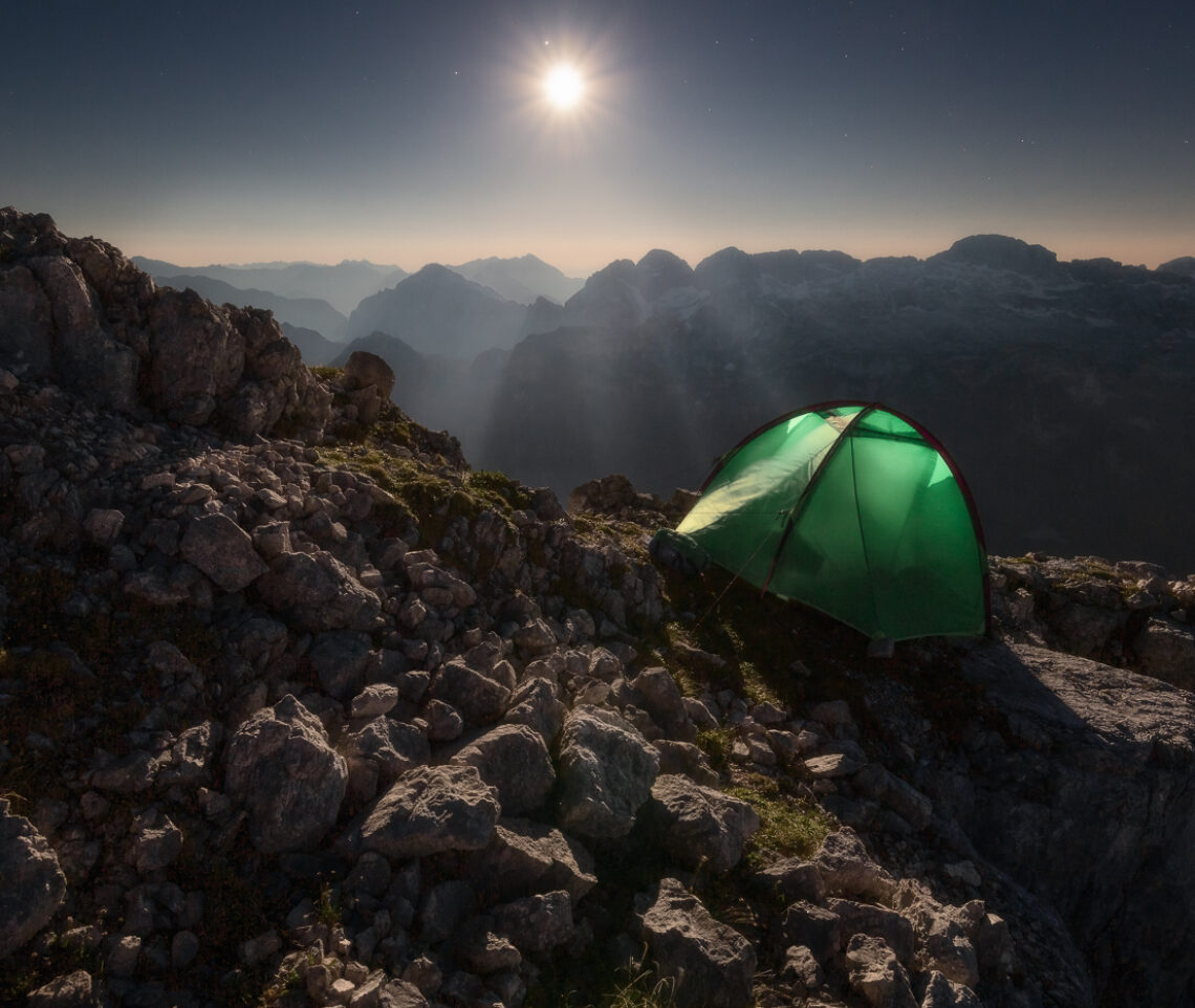 L’illusione di essere su remoti e disabitati pianeti rocciosi. Alpi Giulie, Italia.