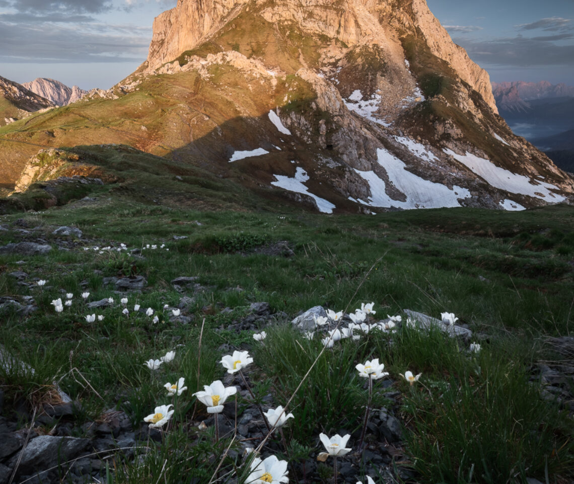 Anche la Carnia ha la sua Valle dei Re, e le sue lucenti piramidi. Alpi Carniche, Italia.