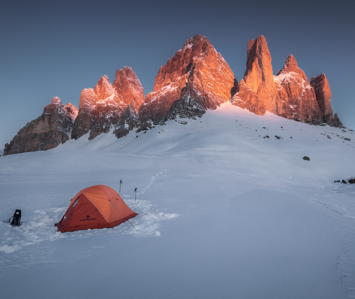 Albe indimenticabili nel Parco Naturale Tre Cime, Dolomiti di Sesto, Italia.